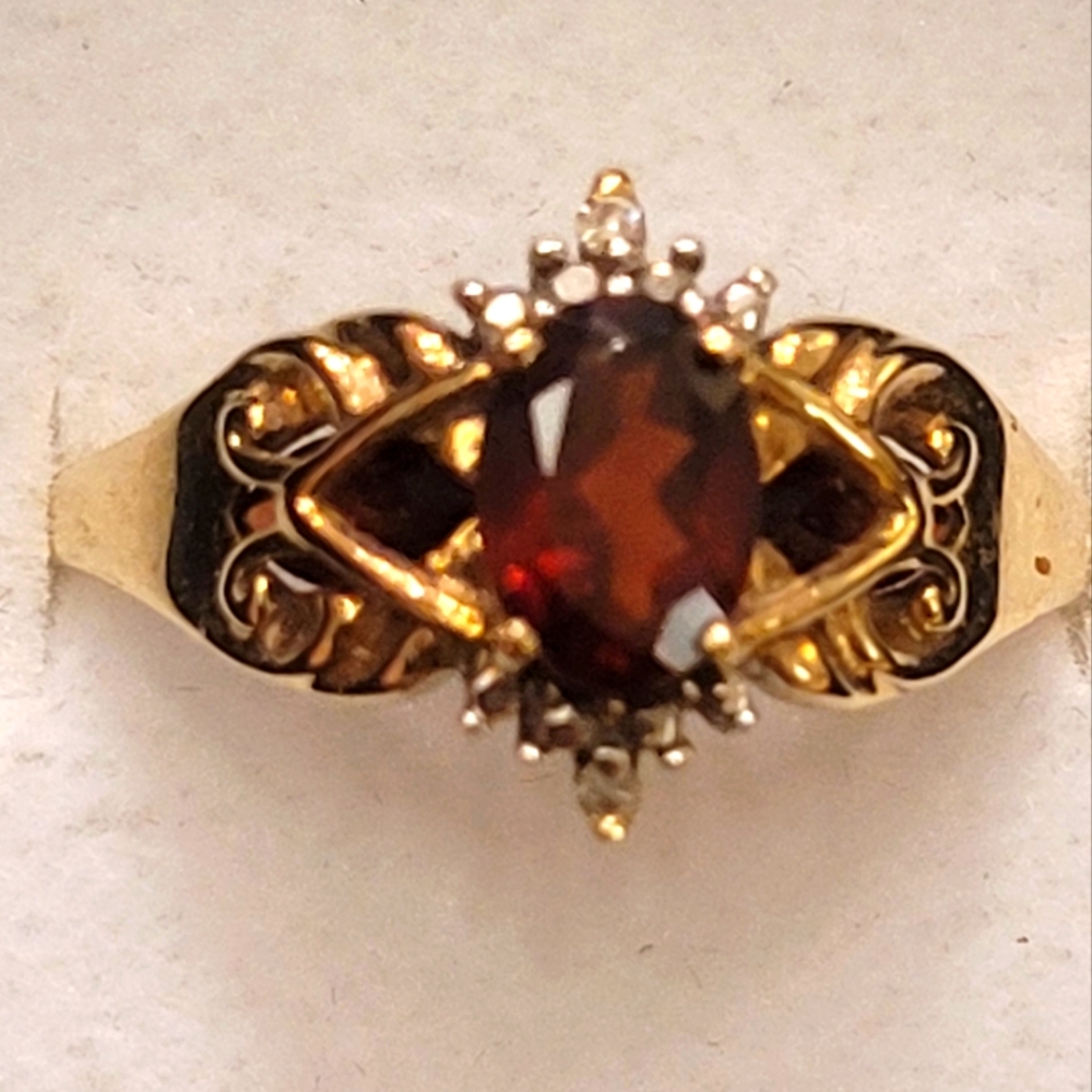 Garnet Yellow Gold ring Size 8